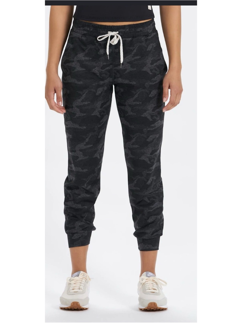 Vuori Performance Drawstring Joggers in Heather Gray Camo Size Extra Small